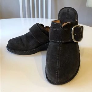Born Womens Gray Suede Buckle Clogs Size 8